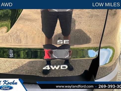 Used 2021 Ford EcoSport SE w/ SE Convenience Package AWD/4WD image 8