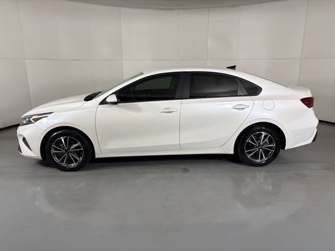 Used 2023 Kia Forte LXS image 5