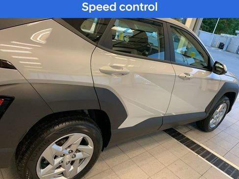 New 2026 Hyundai Kona SE image 6