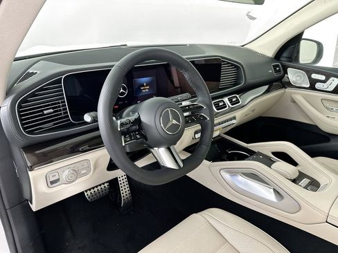 New 2026 Mercedes-Benz GLS 450 4MATIC image 9