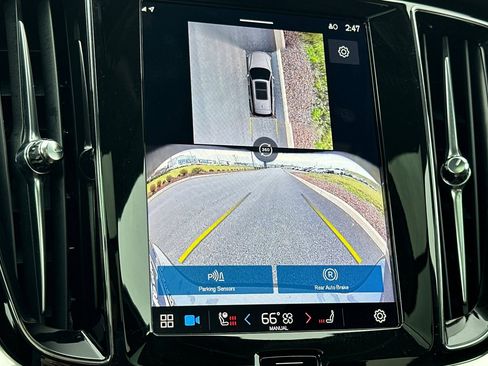 Used 2025 Volvo V60 B5 Cross Country Plus image 21