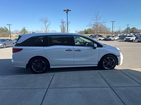 Certified 2024 Honda Odyssey Elite image 5