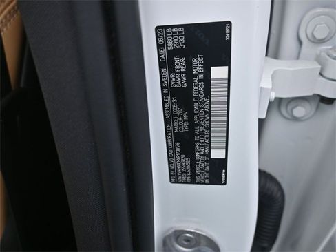 Used 2024 Volvo XC60 T8 Ultimate w/ Protection Package Premier image 18