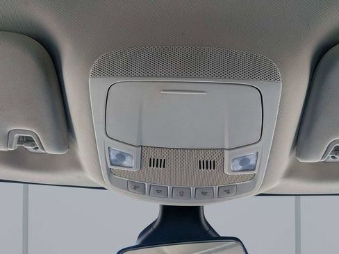 Used 2020 Ford Edge SE FWD image 24