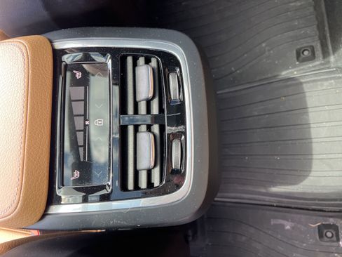 Used 2019 Volvo XC90 T6 Momentum AWD/4WD image 18