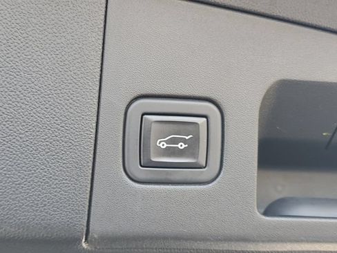 Used 2023 Cadillac XT5 Sportv w/ Technology Package AWD/4WD image 10