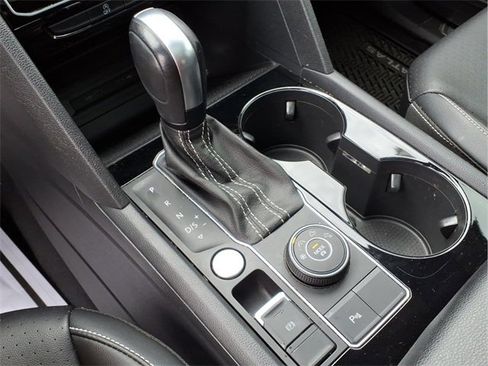 Used 2022 Volkswagen Atlas SEL R-Line image 10