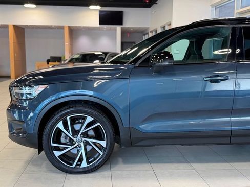 Used 2022 Volvo XC40 T5 R-Design w/ Advanced Package AWD/4WD image 8