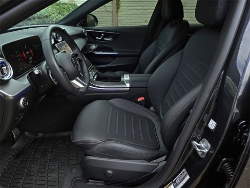 Used 2023 Mercedes-Benz C 300 Sedan image 23