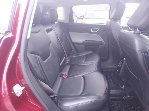 Used 2022 Jeep Compass Latitude w/ Sun and Sound Group AWD/4WD image 32