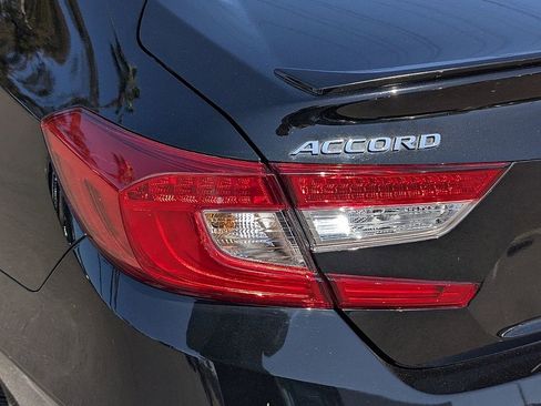 Used 2022 Honda Accord Sport image 11