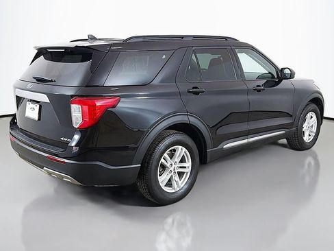 Used 2023 Ford Explorer XLT w/ Equipment Group 202A AWD/4WD image 13