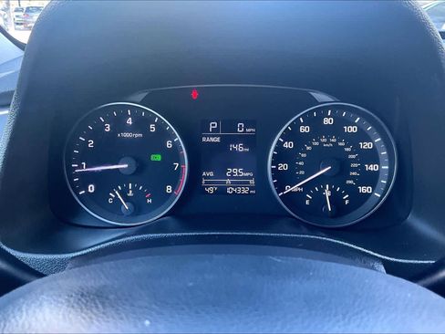 Used 2017 Hyundai Elantra SE image 26