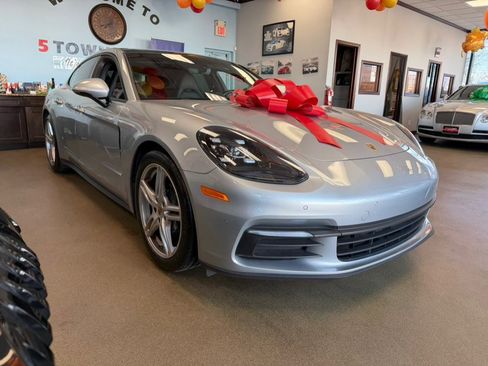 Used 2019 Porsche Panamera 4 image 6