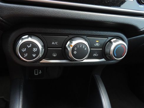 Used 2025 Nissan Versa S w/ Trunk Package FWD image 21