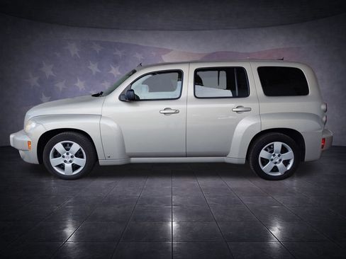 Used 2009 Chevrolet HHR LS FWD image 2