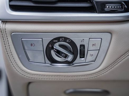 Used 2019 BMW 740i 740i w/ M Sport Package image 41