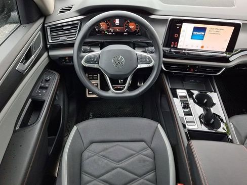 Used 2024 Volkswagen Atlas Peak Edition SE AWD/4WD image 11