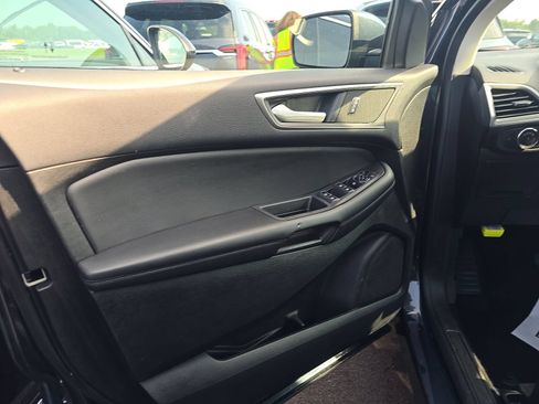 Used 2023 Ford Edge SEL AWD/4WD image 13