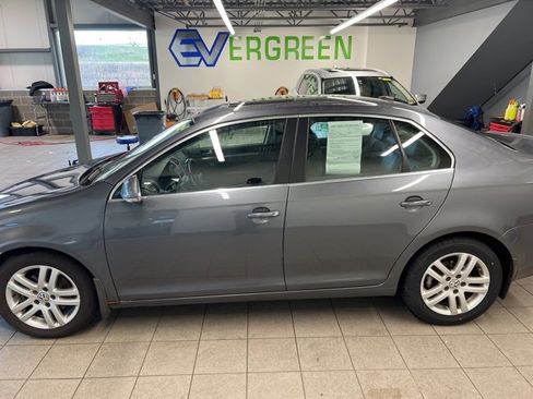 Used 2009 Volkswagen Jetta TDI image 4