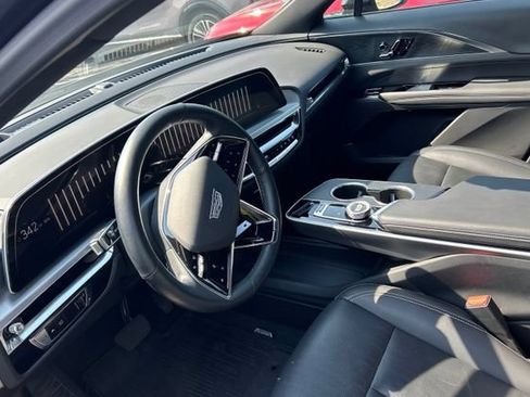 Used 2025 Cadillac Lyriq Sport AWD/4WD image 6