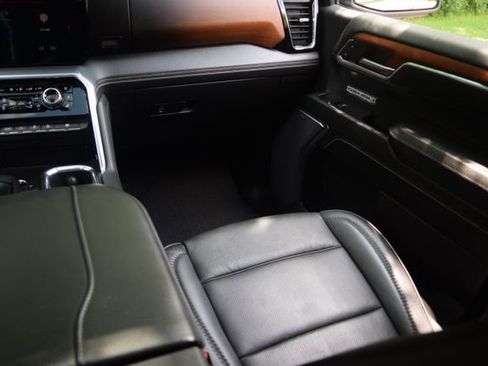 Used 2023 GMC Sierra 1500 Denali AWD/4WD image 14