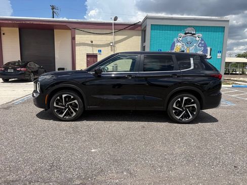 Used 2024 Mitsubishi Outlander SE Black Edition FWD image 6
