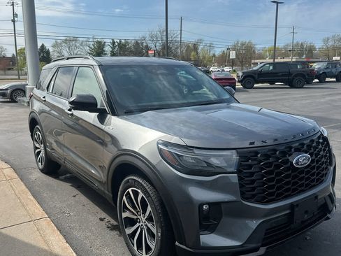 New 2026 Ford Explorer ST-Line AWD/4WD image 3