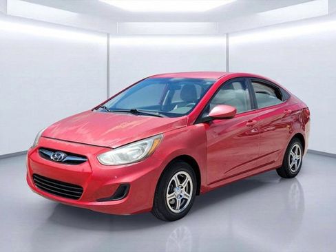 Used 2012 Hyundai Accent GLS FWD image 2