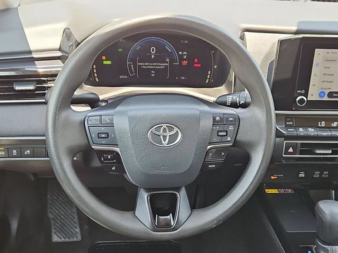 Used 2025 Toyota Camry LE FWD image 23