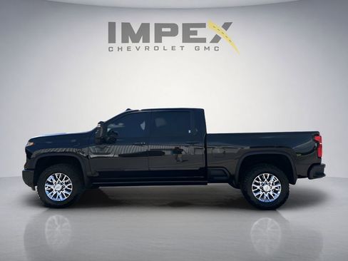 Used 2026 Chevrolet Silverado 2500 High Country w/ High Country Premium Package AWD/4WD image 2