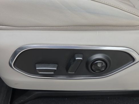 Used 2022 Jeep Wagoneer Series III w/ Flexible Seating Group AWD/4WD image 11