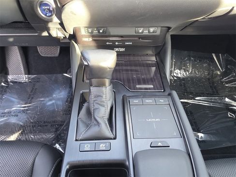 Used 2021 Lexus ES 300h w/ Premium Package image 25
