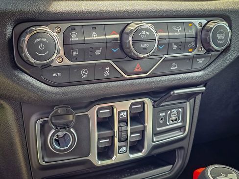 Certified 2026 Jeep Wrangler Unlimited Sport AWD/4WD image 22