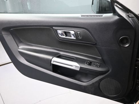 Used 2015 Ford Mustang Coupe image 16