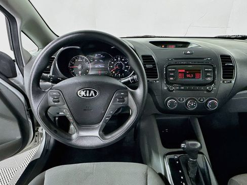 Used 2017 Kia Forte LX FWD image 18