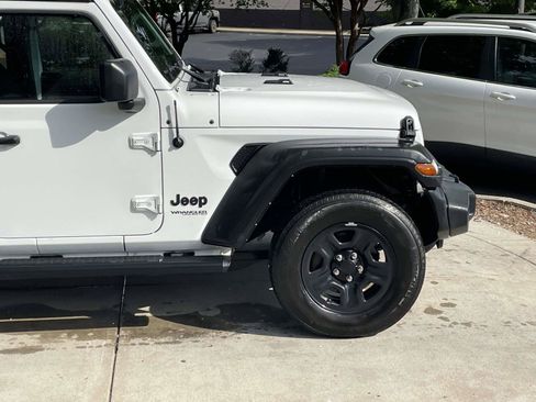 Used 2022 Jeep Wrangler Unlimited Sport AWD/4WD image 12