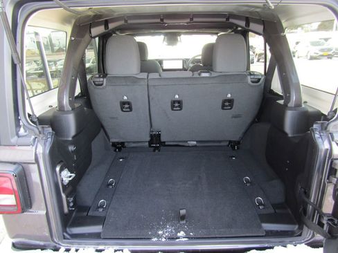 New 2026 Jeep Wrangler Unlimited Sport w/ Convenience Group image 23