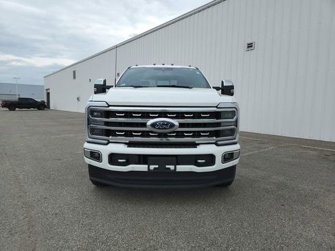Used 2024 Ford F250 Platinum w/ FX4 Off-Road Package image 3