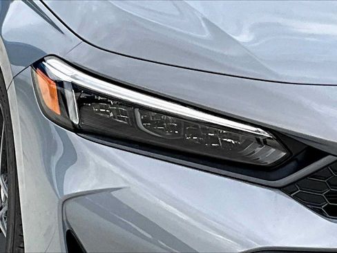 Used 2025 Honda Civic Sport image 13