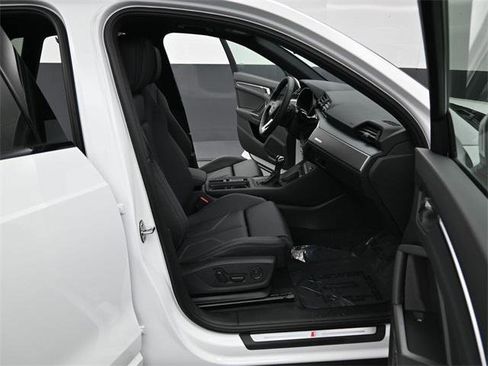 New 2025 Audi Q3 2.0T Premium image 14