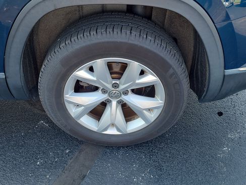 Used 2018 Volkswagen Atlas SEL AWD/4WD image 11