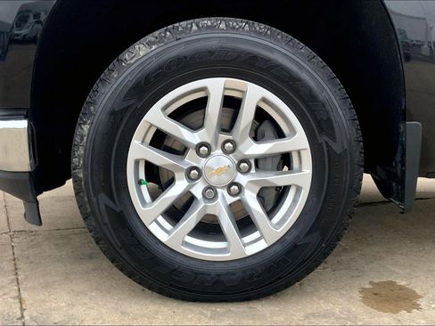 Used 2021 Chevrolet Silverado 1500 LT AWD/4WD image 9
