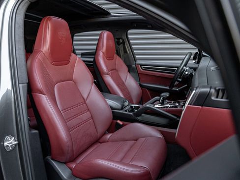 Certified 2021 Porsche Cayenne GTS image 31
