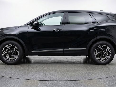 Used 2025 Kia Sportage LX AWD/4WD image 5