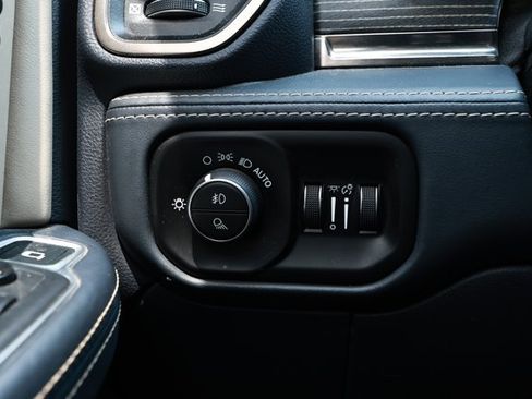 Used 2020 RAM 2500 Limited AWD/4WD image 17