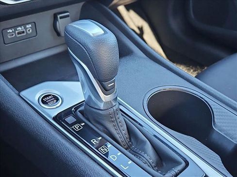 Used 2025 Nissan Altima 2.5 SV image 12