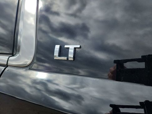 Certified 2020 Chevrolet Suburban LT AWD/4WD image 36