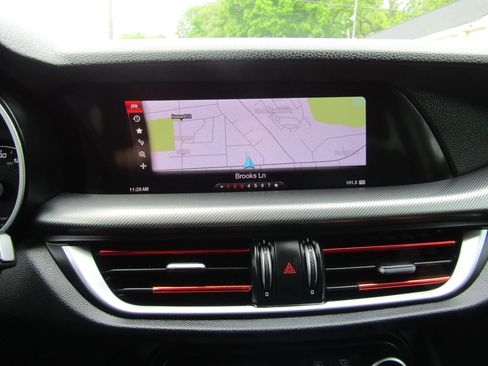 Used 2018 Alfa Romeo Stelvio Ti AWD/4WD image 30