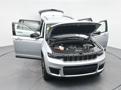 Used 2023 Jeep Grand Cherokee L Limited image 41